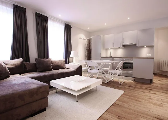 Bridgestreet Opera Apartments